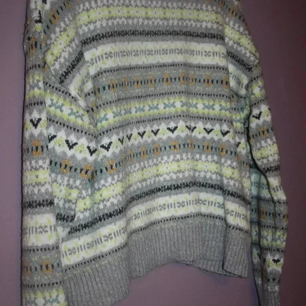 American Eagle Striped Crew Neck Sweater Size Medium - Picture 11 of 11